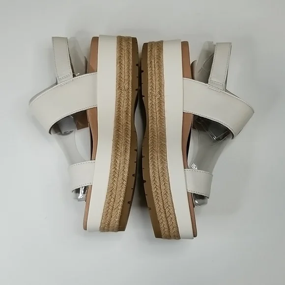 UGG April Sandal - Picture 4 of 9